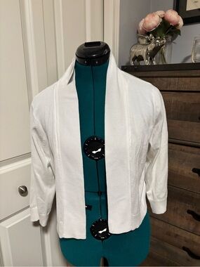 Perceptions White Lightweight Knit Top